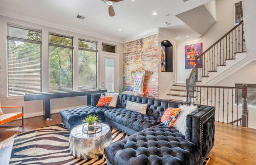 Posh Dtwn/Midtown Home w Stunning Roof-Top Terrace - Foto 60