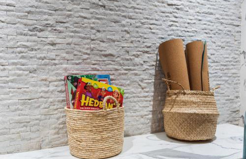 Centrally Located 4BD Oasis with Pool & Movie Patio - Foto 10