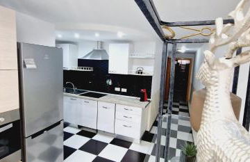 ELEGANT 3 BEDROOMS, Wifi free - Foto 2