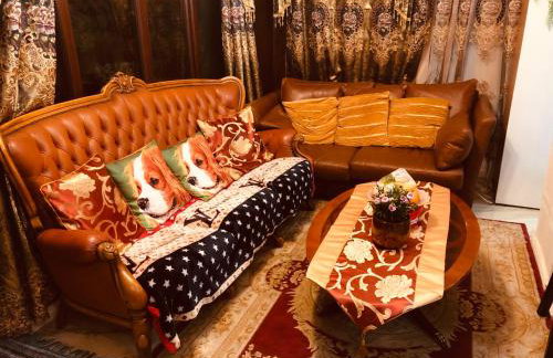 Cheerful 4 bedroom house with garden free parking - Photo 16