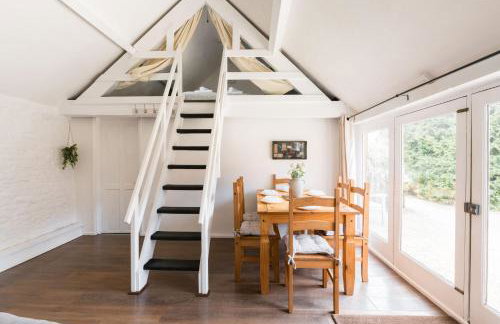 Cosy Cotswolds Farm Stay with Log Burner - Peaceful Winter Retreat - The Dairy - Foto 35