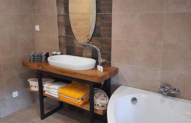 ANDREA, Premium three bedroom apartment, entire floor - Photo 8