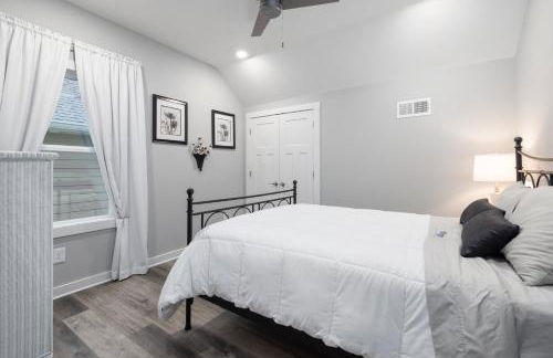 Cozy Lake Cottage W/ Kayaks, SUPs, Pool & Firepit - Foto 10