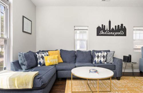 Chic 3BR Home with Fire Pit-Private Yard-Family Friendly - Foto 3