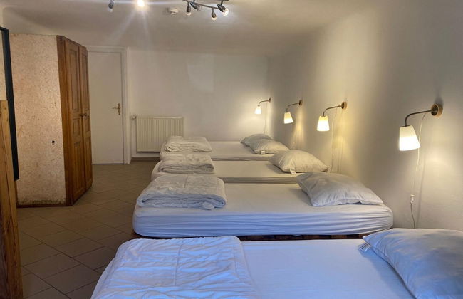 Modern Holiday Home with Hot Tub & Sauna in Ardennes - Photo 7