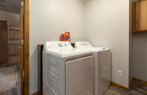 Upscale Lakefront Home w Dock & Kayaks - Photo 25