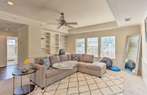 Elegant Plano Home with Private Outdoor Pool! - Foto 17