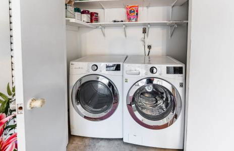 1 Mi to Campus! Creekside Austin Home with Game Room - Foto 15