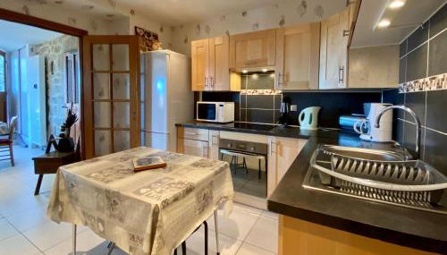 Charmante maisonnette à Blavozy, proche du Puy-en-Velay, avec terrasse privative, WiFi, et parking - FR-1-582-57 - Foto 4