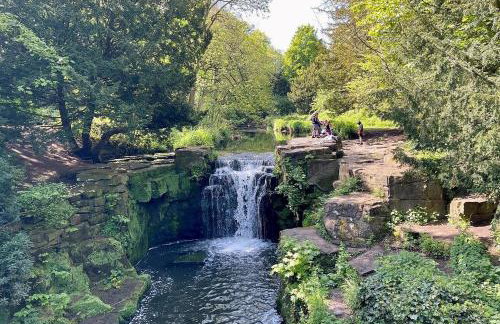 Characterful 2BR Victorian in Prime Jesmond - Fast WiFi & Walk to Station! - Foto 24