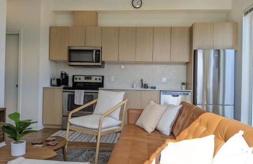 A premier smart condo with parking - Foto 12