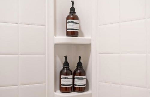 Walk to GC Train Depot and Route 66, king beds, game room, BBQ, firepit - Photo 24