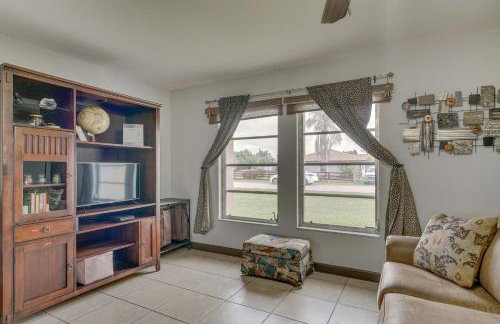 Canal-Front Retreat w/ Heated Pool & Hot Tub! - Foto 4