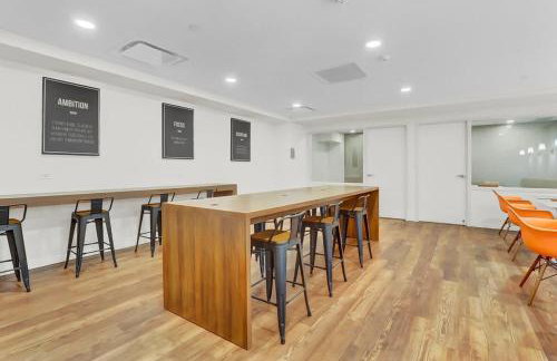 The Dirty Martini Den Classic style Extra Dirty - Foto 45