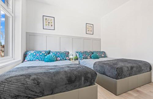 Free Parking ,Modern 4 bedrooms 10min from Birmingham city centre ideal for contractors ,Groups and Families - Photo 34