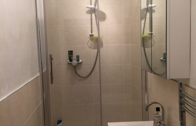 Great Location 2 Bedroom Scotstoun Flat - Foto 9