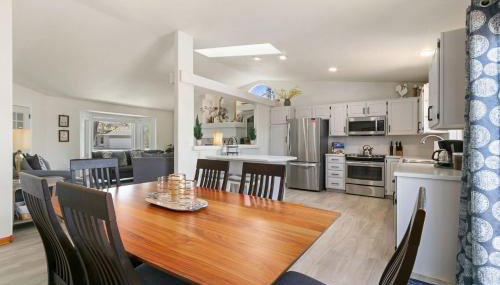 Charming Home with RV Parking - 30 miles from RMNP! - Foto 1