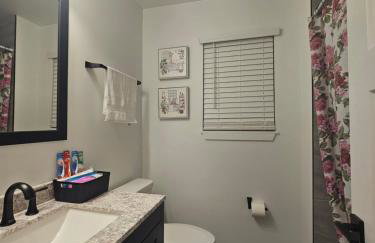 Charming 3 Bedroom house near Downtown IN - Photo 31