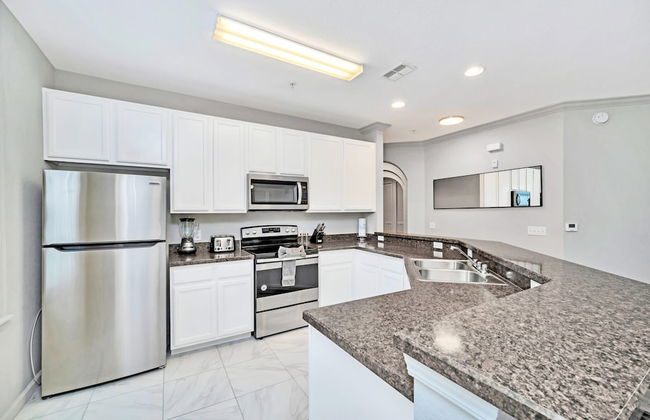 Upstay - Condo Near Disney w Games Pool Sauna - Photo 10