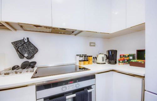 Right House - Characteristic Marina District - Photo 44