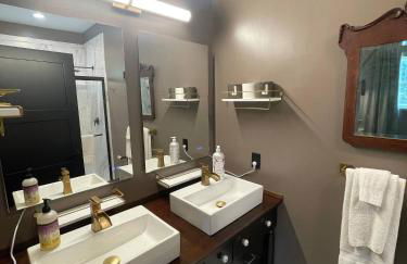 New Listing 2BR/2BA on Trout Lake HotTub & Firepit - Foto 33