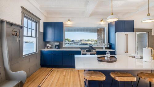 The Capone House-Historic Bayfront Home w/hot tub - Foto 1