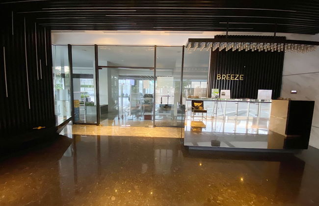 Breeze Apartments at Bintaro by OkeStay - Foto 1