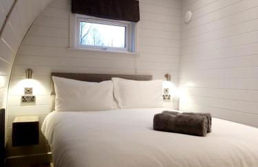 The Ness, Lodge with Hot Tub - Photo 13