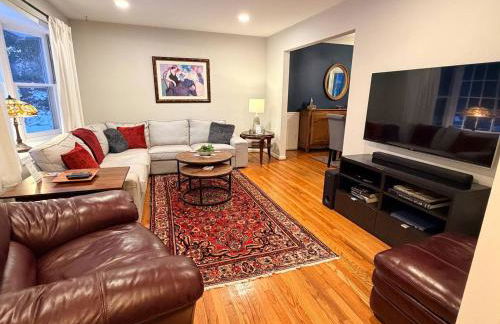 4BR Family Retreat Near Annapolis w Large Yard - Foto 3