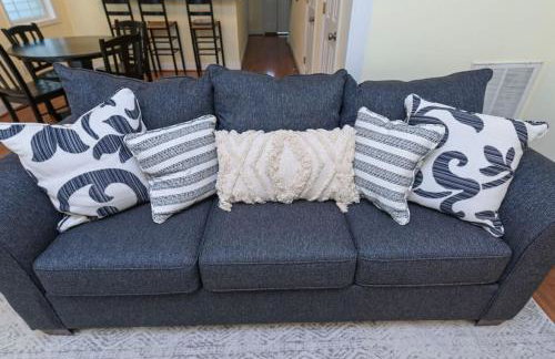 Cozy 2BR Home Near Ft Jackson - Photo 10