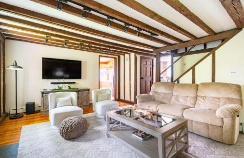 Bethel Woods Retreat - wPool, Hot Tub & Arcade! - Foto 31