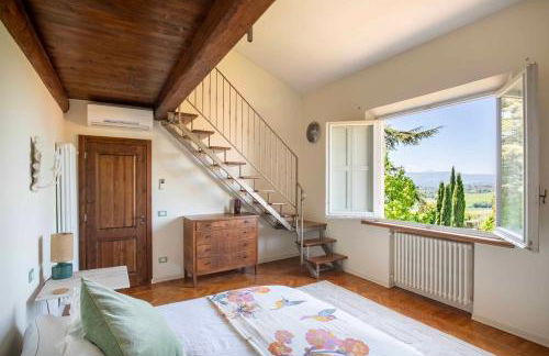 16th Century Townhouse, Large Garden Near Lake, Tuscany and Umbria - Sleeps 18 - Foto 1