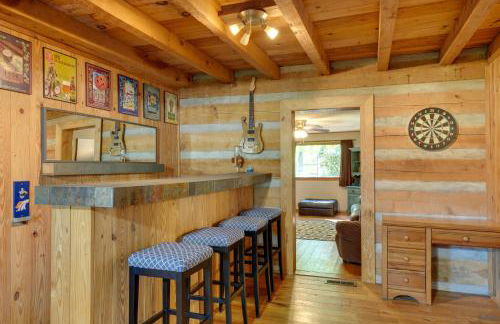 Relax By the Fire Family Gem with Porch in Afton! - Foto 6