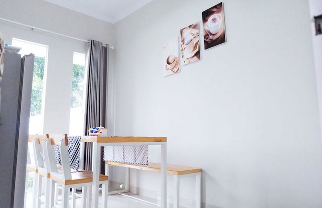 Villa Jogja Grand Bale with Private Pool by Simply Homy - Foto 13