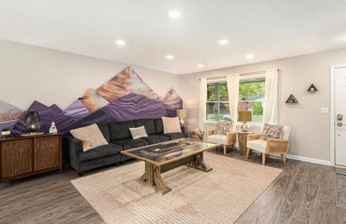 ATLAS - Whole House - 5BR 2BA - Hot Tub - Game Rooms - Theater - Fenced Backyard - Foto 9