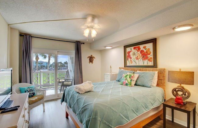 224 El Matador 1 Bedroom Condo by RedAwning - Photo 2