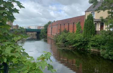 Dane Guest House Free Parking Fast WiFi Modern Living - Foto 2