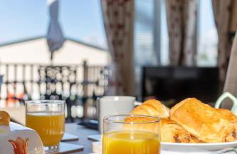 Retreat at the Lake - Fishing Lakes, Heated Outdoor Swimming Pool 500yrds on Sister Park , Pool Open April to September - Foto 6