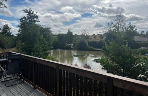 Beautiful Open Plan Lakeside Lodge, Shearsby - Photo 54