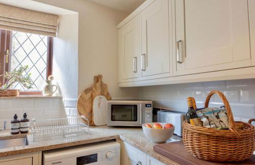 Danes Cottage - Luxury Peak District Retreat - Photo 25