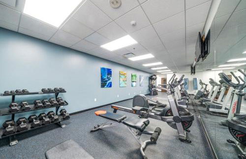 Upscale Charm PRIME LOCATION 7TH FLOOR SWEEPING CITY VIEWS FAST WIFI 24-7 Gym Lounge Roku - Foto 16