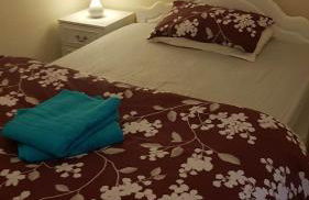 Central Location shops & beach - Photo 7