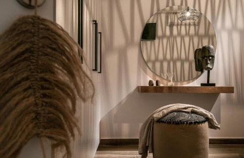 Khroma Luxury Suite 1 Beach front apartment - Photo 17