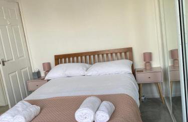 G-Floor Flat with 2 beds, 2 bathrooms, sleeps 4-6 - Foto 16