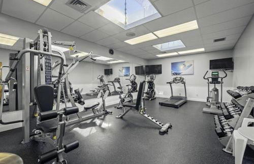 Rustic Mountain Escape Waterpark, Ski & Views! - Foto 10