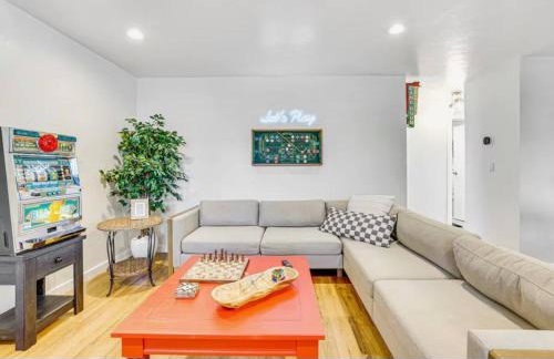 Game Night Downtown - BSU - Slots - Over 100 Games - Foto 12