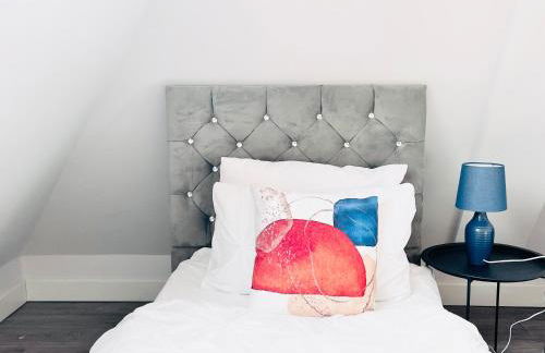 Stunning Five Bedroom Holiday Home in Chartham Canterbury with Hot Tub - Foto 10