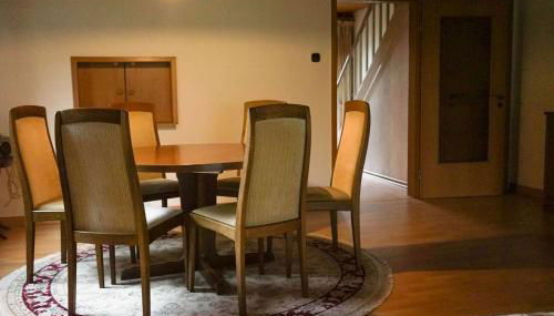 Entire house, quiet city location, garden, parking - Photo 3