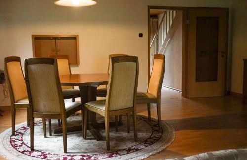 Entire house, quiet city location, garden, parking - Photo 3