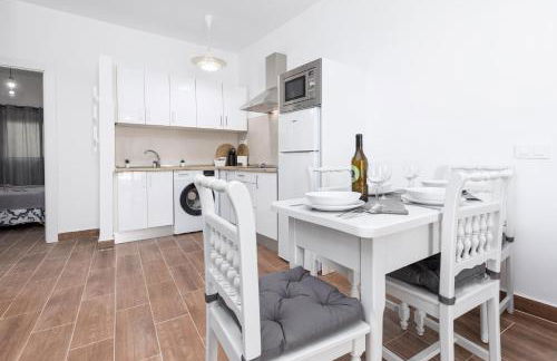 Home2Book Cozy Beachfront Getaway in Tarajalejo - Photo 9